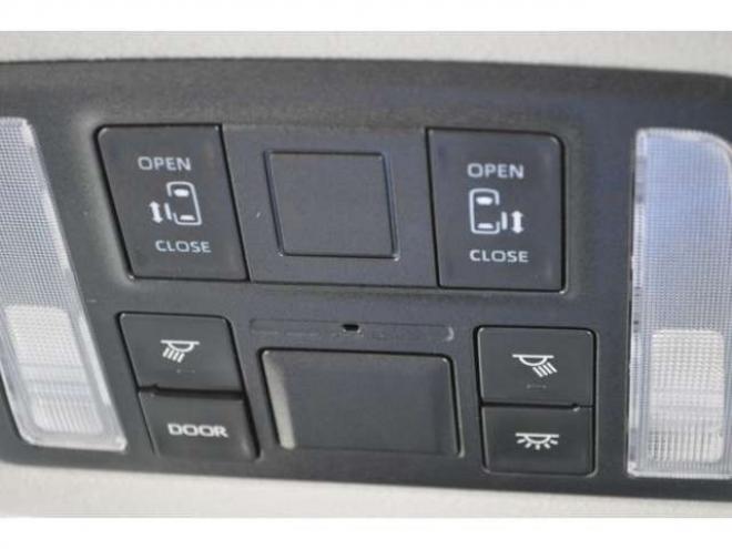 ランディ2.0 G 4WD　ワンオーナー車8人乗り4WDセーフティサポート搭載プリクラッシュセーフティ両側オートスライドドア9インチナビTVバックカメラETCレーダークルーズコントロールLEDドラレコシートヒーター 2000