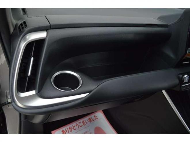 ランディ2.0 G 4WD　ワンオーナー車8人乗り4WDセーフティサポート搭載プリクラッシュセーフティ両側オートスライドドア9インチナビTVバックカメラETCレーダークルーズコントロールLEDドラレコシートヒーター 2000