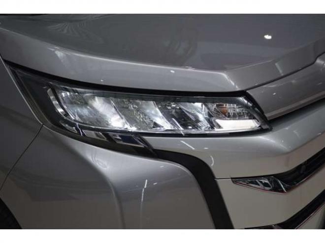 ランディ2.0 G 4WD　ワンオーナー車8人乗り4WDセーフティサポート搭載プリクラッシュセーフティ両側オートスライドドア9インチナビTVバックカメラETCレーダークルーズコントロールLEDドラレコシートヒーター 2000