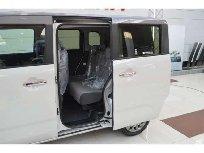 ワゴンRスマイルハイブリッド X 4WD　ハイブリッド4WDセーフティサポート搭載スズキコネクト対応通信機装着車アイドリングストップ両側オートスライドドア全方位モニター付9インチナビTVバックカメラアダプティブクルーズコントロールLEDライト 登録済未使用車 660