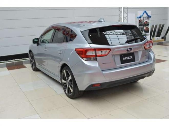 インプレッサスポーツ 2.0 i-S アイサイト 4WD　ワンオーナー車アイサイト4WDアイドリングストップ8インチ純正ナビTVバックカメラETCパワーシートLEDライトアダプティブクルーズコントロール18インチアルミパーキングセンサー 2000