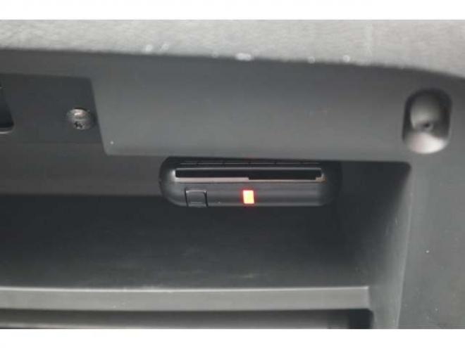 セレナ2.0 B 4WD　社外ナビ　バックカメラ　バックブザー　ETC　前側ドライブレコーダー　クルーズコントロール　オートライト　フォグランプ 2000