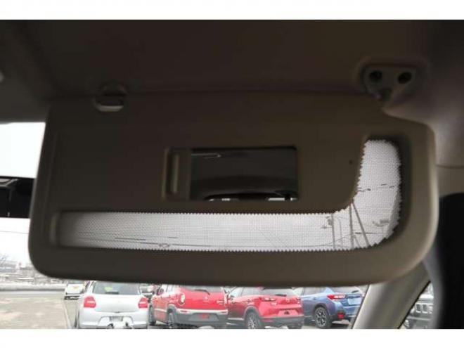 セレナ2.0 B 4WD　社外ナビ　バックカメラ　バックブザー　ETC　前側ドライブレコーダー　クルーズコントロール　オートライト　フォグランプ 2000