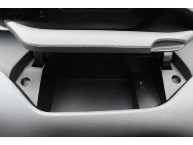 セレナ2.0 B 4WD　社外ナビ　バックカメラ　バックブザー　ETC　前側ドライブレコーダー　クルーズコントロール　オートライト　フォグランプ 2000