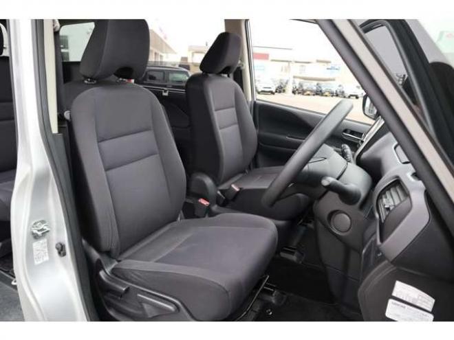 セレナ2.0 B 4WD　社外ナビ　バックカメラ　バックブザー　ETC　前側ドライブレコーダー　クルーズコントロール　オートライト　フォグランプ 2000