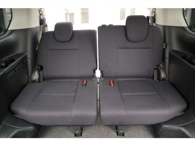 セレナ2.0 B 4WD　社外ナビ　バックカメラ　バックブザー　ETC　前側ドライブレコーダー　クルーズコントロール　オートライト　フォグランプ 2000