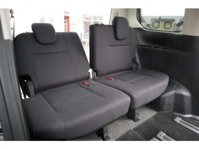 セレナ2.0 B 4WD　社外ナビ　バックカメラ　バックブザー　ETC　前側ドライブレコーダー　クルーズコントロール　オートライト　フォグランプ 2000