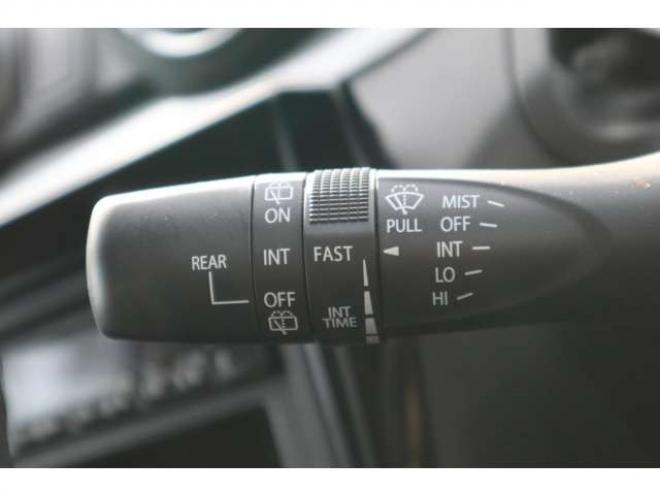 スイフト1.2 XL セーフティパッケージ装着車 4WD　CDプレイヤー　シートヒーター　パドルシフト　オートライト　アダプティブクルーズコントロール　車線逸脱警報 1200