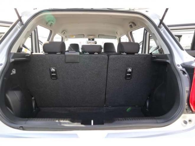 スイフト1.2 XL セーフティパッケージ装着車 4WD　CDプレイヤー　シートヒーター　パドルシフト　オートライト　アダプティブクルーズコントロール　車線逸脱警報 1200