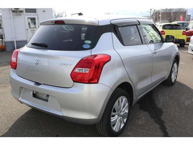 スイフト1.2 XL セーフティパッケージ装着車 4WD　CDプレイヤー　シートヒーター　パドルシフト　オートライト　アダプティブクルーズコントロール　車線逸脱警報 1200