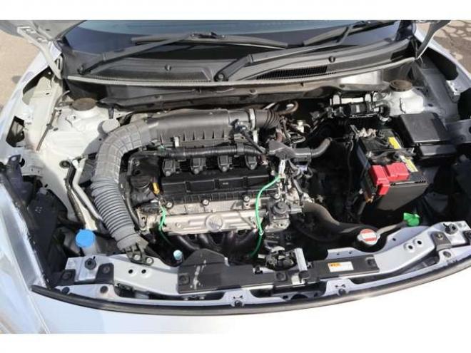 スイフト1.2 XL セーフティパッケージ装着車 4WD　CDプレイヤー　シートヒーター　パドルシフト　オートライト　アダプティブクルーズコントロール　車線逸脱警報 1200