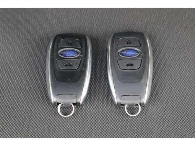 XV2.0e-L アイサイト 4WD　純正フルセグナビ　バックカメラ　ETC　電動パーキングブレーキ　オートビークルホールド　アダプティブクルーズコントロール 2000