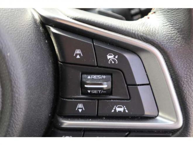 XV2.0i-L アイサイト 4WD　純正フルセグナビ　バックカメラ　ETC　電動パーキングブレーキ　ヘッドライトウォッシャー　アダプティブクルーズコントロール　LEDヘッドライト 2000