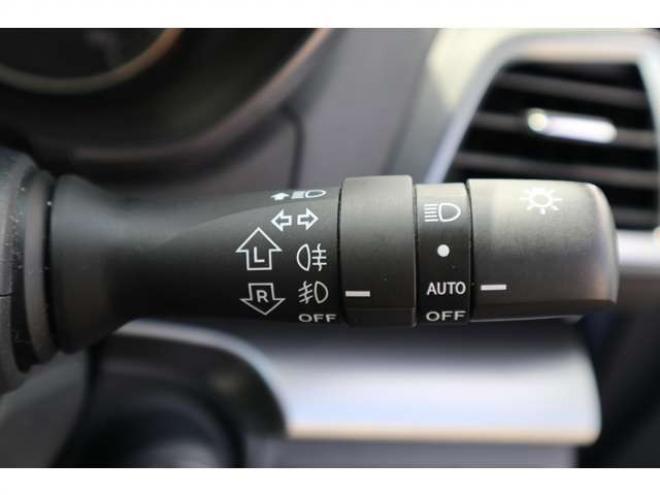 XV2.0i-L アイサイト 4WD　純正フルセグナビ　バックカメラ　ETC　電動パーキングブレーキ　ヘッドライトウォッシャー　アダプティブクルーズコントロール　LEDヘッドライト 2000