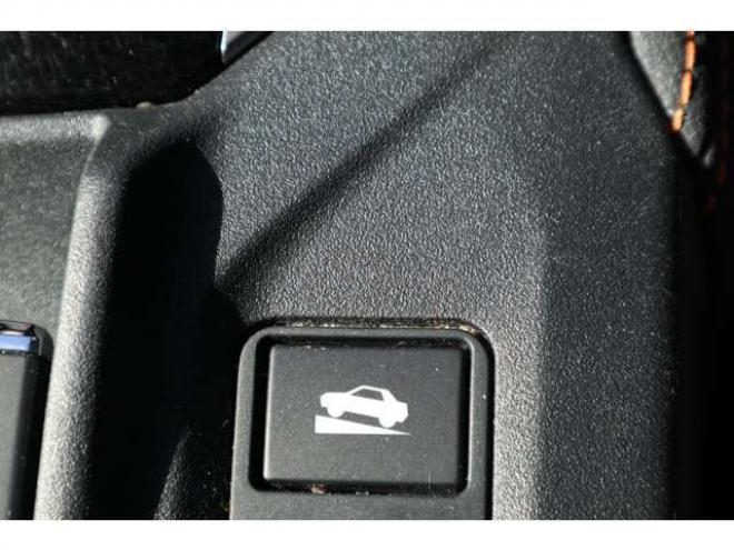 XV2.0i-L アイサイト 4WD　純正フルセグナビ　バックカメラ　ETC　電動パーキングブレーキ　ヘッドライトウォッシャー　アダプティブクルーズコントロール　LEDヘッドライト 2000