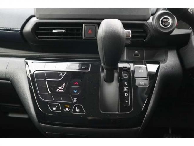 デイズハイウェイスターGターボ アーバンクロム プロパイロット エディション 4WD　純正CDプレイヤー　アラウンドビュールームミラー　電動パーキングブレーキ　シートヒーター　アダプティブクルーズコントロール 660