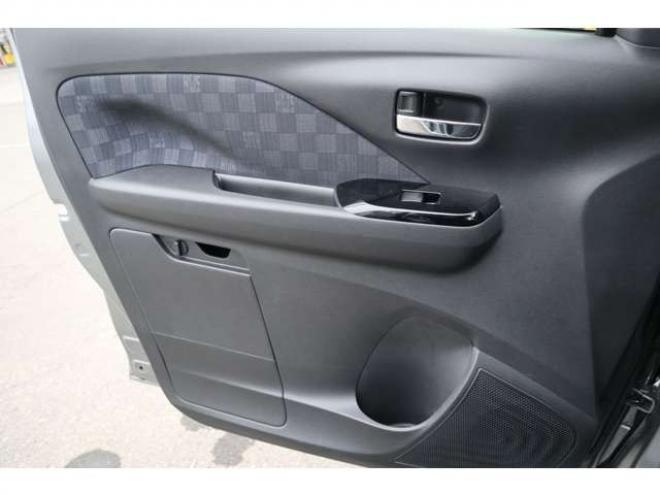 デイズハイウェイスターGターボ アーバンクロム プロパイロット エディション 4WD　純正CDプレイヤー　アラウンドビュールームミラー　電動パーキングブレーキ　シートヒーター　アダプティブクルーズコントロール 660