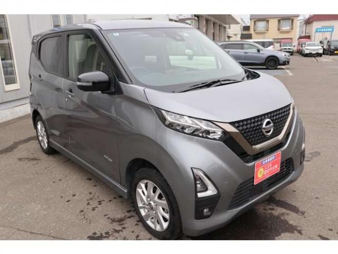 デイズハイウェイスターGターボ アーバンクロム プロパイロット エディション 4WD　純正CDプレイヤー　アラウンドビュールームミラー　電動パーキングブレーキ　シートヒーター　アダプティブクルーズコントロール 660