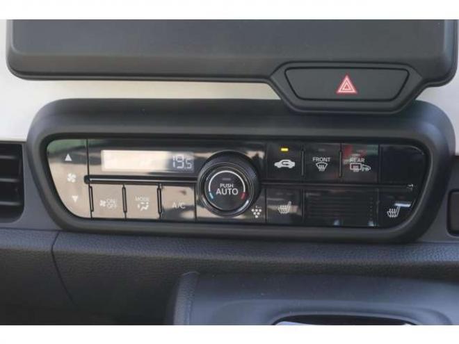 N-ONEオリジナル 4WD　シートヒーター　電動パーキングブレーキ　LEDヘッドライト　アダプティブクルーズコントロール　パーキングセンサー　ナビ装着車用スペシャルパッケージ 660