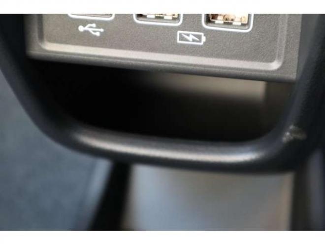 N-ONEオリジナル 4WD　シートヒーター　電動パーキングブレーキ　LEDヘッドライト　アダプティブクルーズコントロール　パーキングセンサー　ナビ装着車用スペシャルパッケージ 660