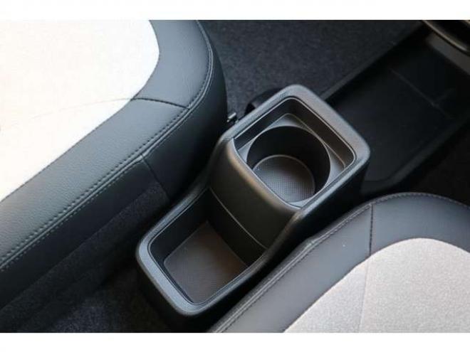 N-ONEオリジナル 4WD　シートヒーター　電動パーキングブレーキ　LEDヘッドライト　アダプティブクルーズコントロール　パーキングセンサー　ナビ装着車用スペシャルパッケージ 660