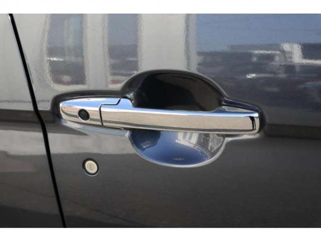 N-ONEオリジナル 4WD　シートヒーター　電動パーキングブレーキ　LEDヘッドライト　アダプティブクルーズコントロール　パーキングセンサー　ナビ装着車用スペシャルパッケージ 660