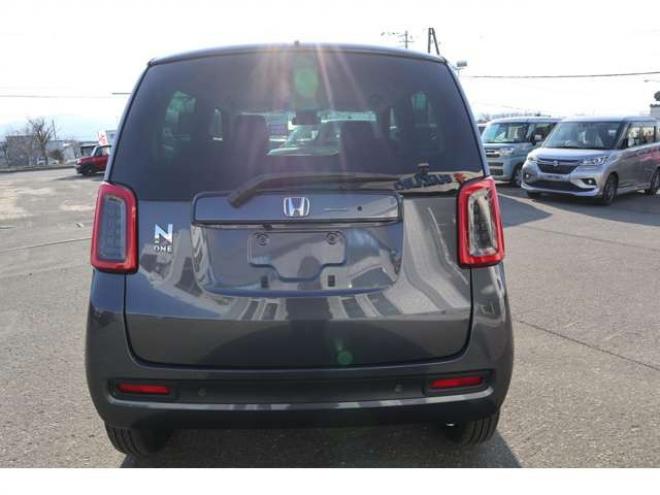 N-ONEオリジナル 4WD　シートヒーター　電動パーキングブレーキ　LEDヘッドライト　アダプティブクルーズコントロール　パーキングセンサー　ナビ装着車用スペシャルパッケージ 660