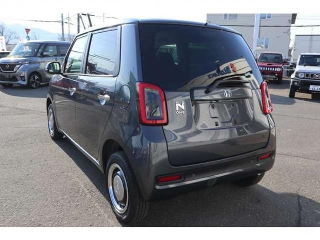 N-ONEオリジナル 4WD　シートヒーター　電動パーキングブレーキ　LEDヘッドライト　アダプティブクルーズコントロール　パーキングセンサー　ナビ装着車用スペシャルパッケージ 660