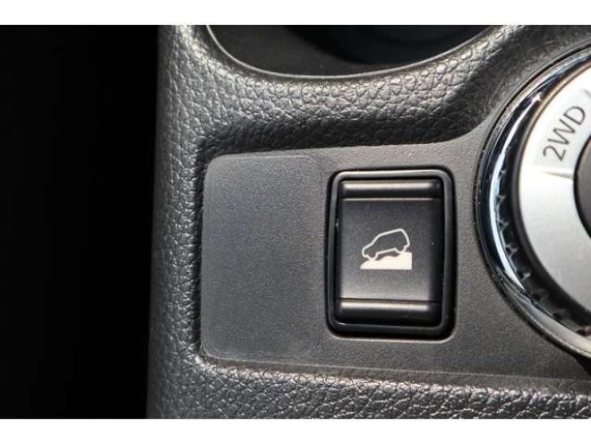 エクストレイル2.0 20X 2列車 4WD　社外ナビ　バックカメラ　電動バックドア　ハンズフリー　LEDヘッドライト　ヒルディセントコントロール 2000