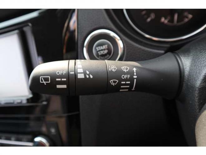 エクストレイル2.0 20X 2列車 4WD　社外ナビ　バックカメラ　電動バックドア　ハンズフリー　LEDヘッドライト　ヒルディセントコントロール 2000