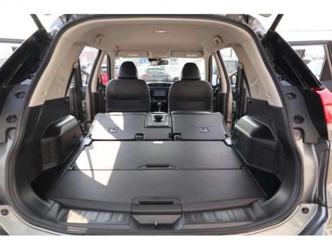 エクストレイル2.0 20X 2列車 4WD　社外ナビ　バックカメラ　電動バックドア　ハンズフリー　LEDヘッドライト　ヒルディセントコントロール 2000