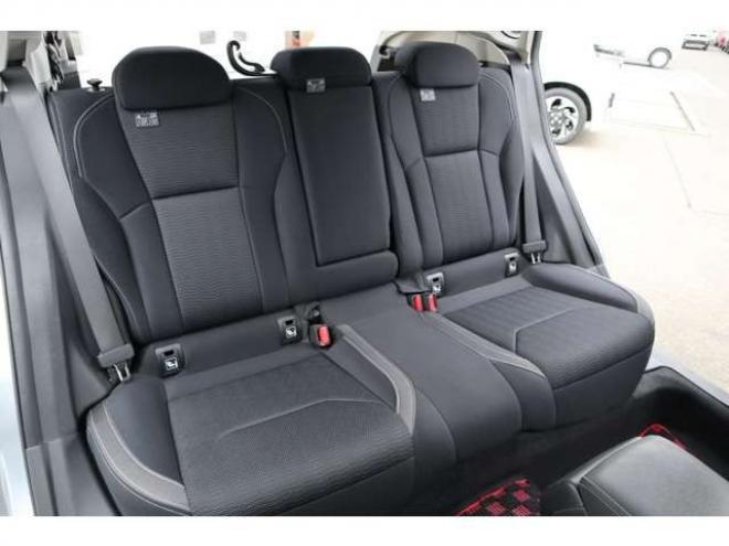 インプレッサスポーツ 2.0 i-L アイサイト 4WD　純正ダイヤトーンナビ　バックカメラ　ETC　ドライブレコーダー　電動パーキングブレーキ　ヘッドライトウォッシャー　ミラーヒーター　アダプティブクルーズコントロール 2000