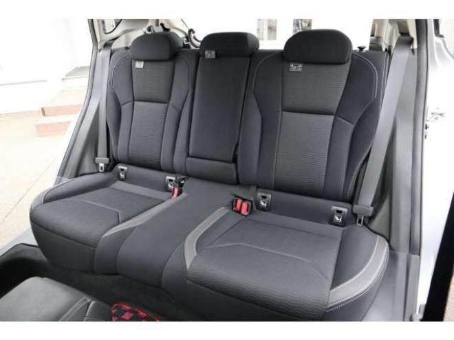 インプレッサスポーツ 2.0 i-L アイサイト 4WD　純正ダイヤトーンナビ　バックカメラ　ETC　ドライブレコーダー　電動パーキングブレーキ　ヘッドライトウォッシャー　ミラーヒーター　アダプティブクルーズコントロール 2000