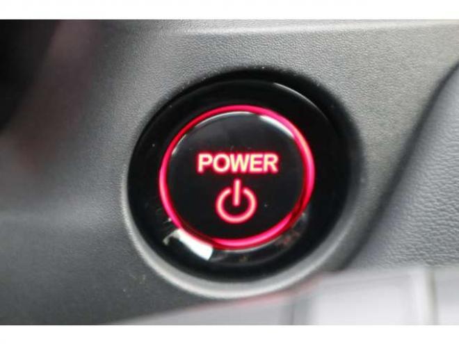 ヴェゼル1.5 e:HEV Z 4WD　純正フルセグナビ　全方位カメラ　社外ドラレコ付きデジタルルームミラー　ワイヤレス充電器　シートヒーター　アダプティブクルーズコントロール　電動パーキング　電動バックドア　ステアリングヒーター 1500