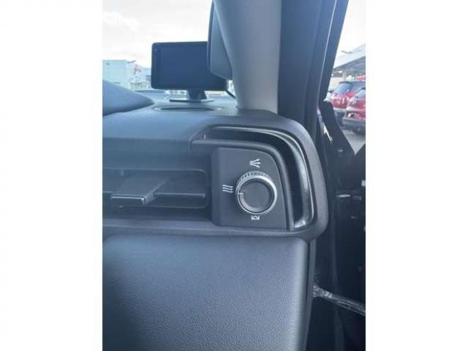 ヴェゼル1.5 e:HEV Z 4WD　純正フルセグナビ　全方位カメラ　社外ドラレコ付きデジタルルームミラー　ワイヤレス充電器　シートヒーター　アダプティブクルーズコントロール　電動パーキング　電動バックドア　ステアリングヒーター 1500