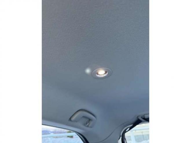 ヴェゼル1.5 e:HEV Z 4WD　純正フルセグナビ　全方位カメラ　社外ドラレコ付きデジタルルームミラー　ワイヤレス充電器　シートヒーター　アダプティブクルーズコントロール　電動パーキング　電動バックドア　ステアリングヒーター 1500