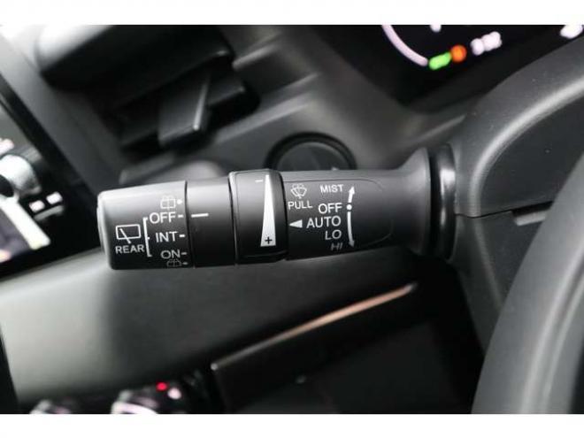 ヴェゼル1.5 e:HEV Z 4WD　純正フルセグナビ　全方位カメラ　社外ドラレコ付きデジタルルームミラー　ワイヤレス充電器　シートヒーター　アダプティブクルーズコントロール　電動パーキング　電動バックドア　ステアリングヒーター 1500