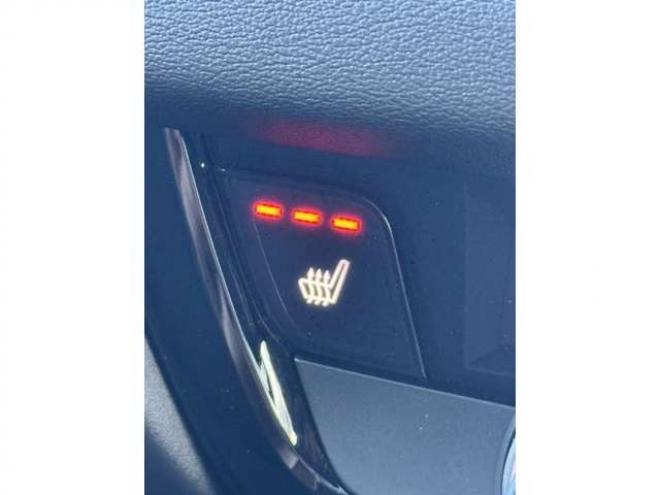 ヴェゼル1.5 e:HEV Z 4WD　純正フルセグナビ　全方位カメラ　社外ドラレコ付きデジタルルームミラー　ワイヤレス充電器　シートヒーター　アダプティブクルーズコントロール　電動パーキング　電動バックドア　ステアリングヒーター 1500