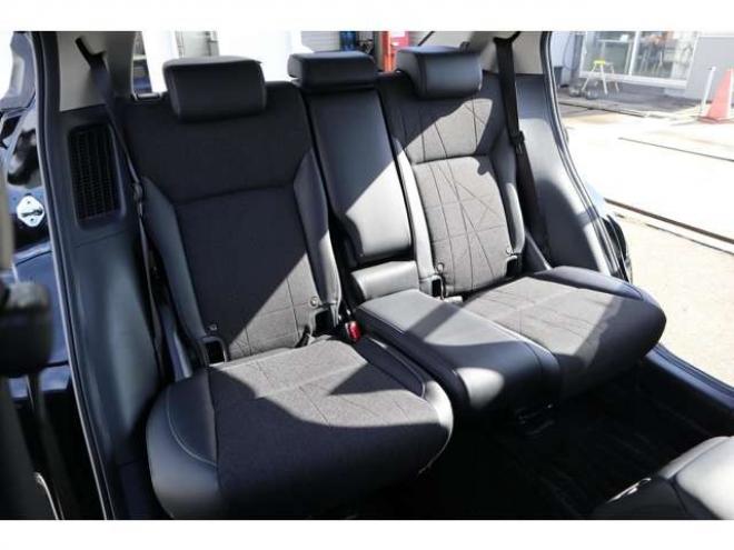 ヴェゼル1.5 e:HEV Z 4WD　純正フルセグナビ　全方位カメラ　社外ドラレコ付きデジタルルームミラー　ワイヤレス充電器　シートヒーター　アダプティブクルーズコントロール　電動パーキング　電動バックドア　ステアリングヒーター 1500