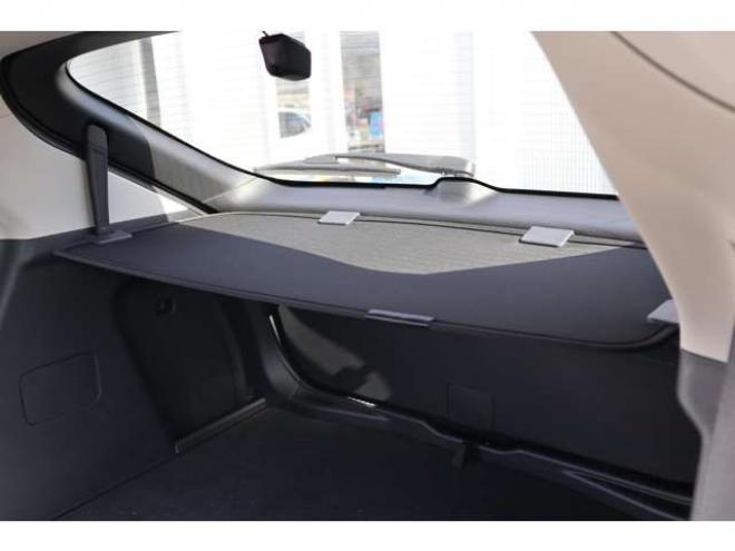 ヴェゼル1.5 e:HEV Z 4WD　純正フルセグナビ　全方位カメラ　社外ドラレコ付きデジタルルームミラー　ワイヤレス充電器　シートヒーター　アダプティブクルーズコントロール　電動パーキング　電動バックドア　ステアリングヒーター 1500