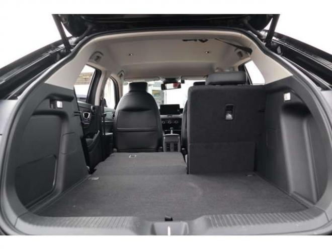 ヴェゼル1.5 e:HEV Z 4WD　純正フルセグナビ　全方位カメラ　社外ドラレコ付きデジタルルームミラー　ワイヤレス充電器　シートヒーター　アダプティブクルーズコントロール　電動パーキング　電動バックドア　ステアリングヒーター 1500