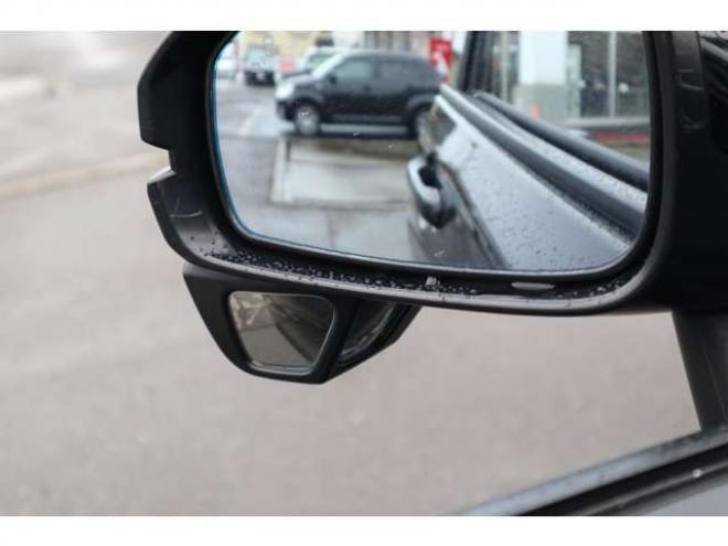 ヴェゼル1.5 e:HEV Z 4WD　純正フルセグナビ　全方位カメラ　社外ドラレコ付きデジタルルームミラー　ワイヤレス充電器　シートヒーター　アダプティブクルーズコントロール　電動パーキング　電動バックドア　ステアリングヒーター 1500