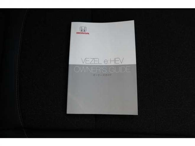 ヴェゼル1.5 e:HEV Z 4WD　純正フルセグナビ　全方位カメラ　社外ドラレコ付きデジタルルームミラー　ワイヤレス充電器　シートヒーター　アダプティブクルーズコントロール　電動パーキング　電動バックドア　ステアリングヒーター 1500