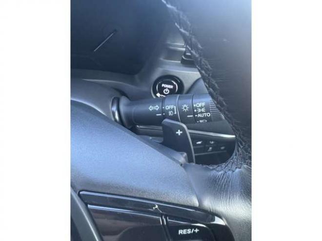 ヴェゼル1.5 e:HEV Z 4WD　純正フルセグナビ　全方位カメラ　社外ドラレコ付きデジタルルームミラー　ワイヤレス充電器　シートヒーター　アダプティブクルーズコントロール　電動パーキング　電動バックドア　ステアリングヒーター 1500