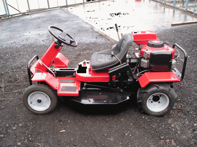 芝草刈機乗用草刈り機　ラビット　モア　全塗装で整備済み　即使用可