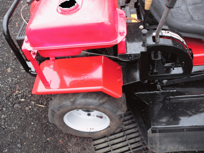 芝草刈機乗用草刈り機　ラビット　モア　全塗装で整備済み　即使用可