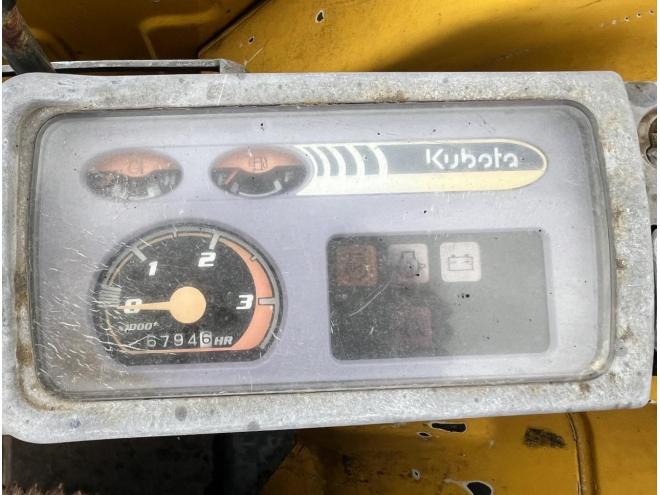 バックホーKUBOTA U20-3 ミニバックホー ディーゼル 2tクラス 配管有