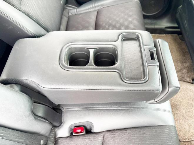 オデッセイ2.4アブソルート 4WD　ローンが不安な方＜優遇ローン1年保証　社外ナビ 