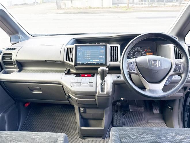 ステップワゴン2.0G Eセレクション 4WD　ローンが不安な方＜優遇ローン＞　本州仕入 寒冷地仕様　純正9型ナビ　フルセグTV 4WD 2000 5Dr