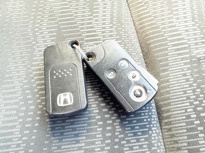 ステップワゴン2.0G Eセレクション 4WD　ローンが不安な方＜優遇ローン＞　本州仕入 寒冷地仕様　純正9型ナビ　フルセグTV 4WD 2000 5Dr